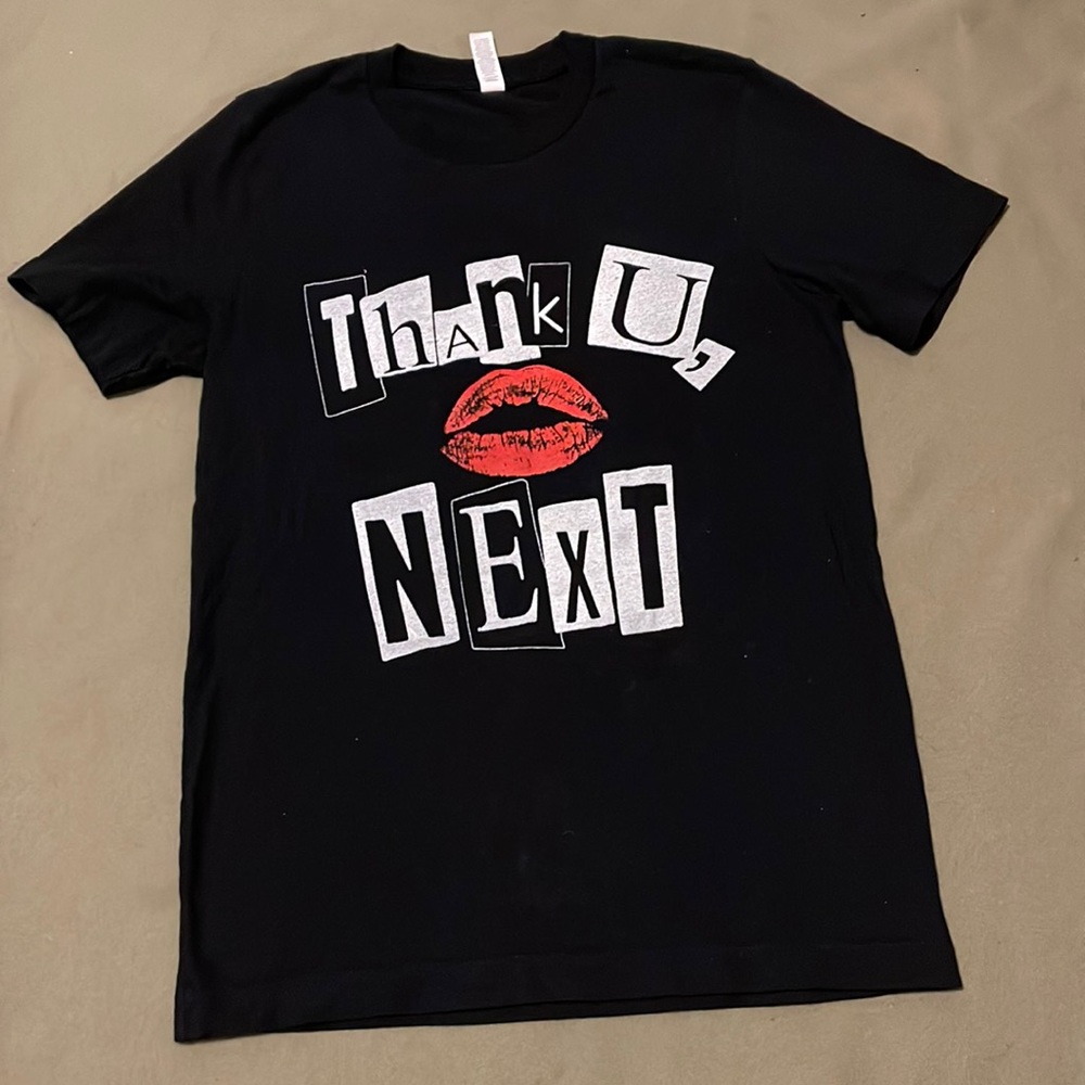 THANK U, 💋NEXT  Lovely  ARIANA GRANDE  Tour T shirt womens size SMALL